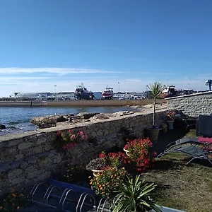 La Rose Des Mers Tréffiagat
